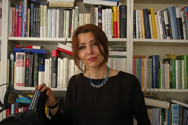 Photo of Elif Şafak ile edebiyat üzerine
