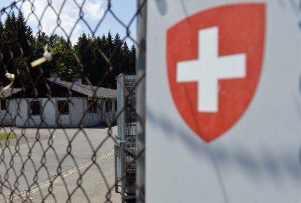 Photo of İsviçre’nin mülteci politikasına uluslararası eleştiri