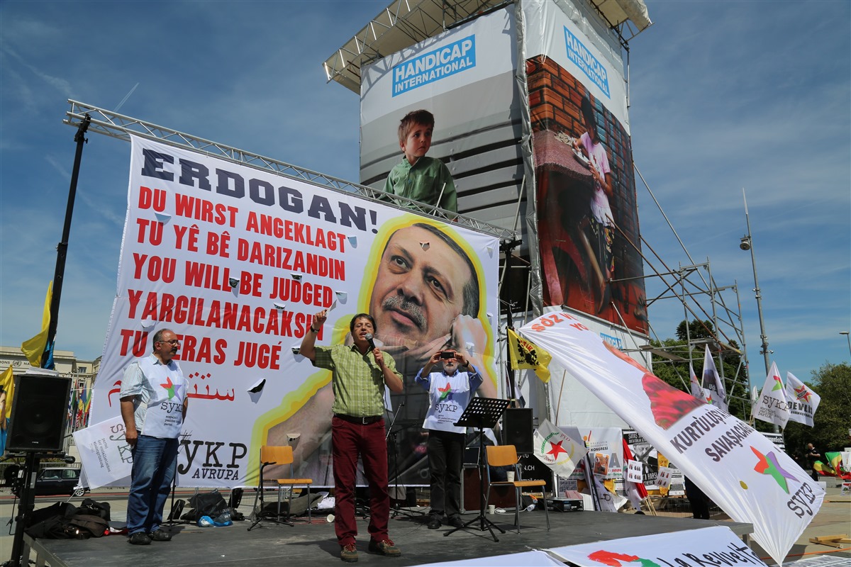 Cenvre'de Erdogan yargilansin mitingi-www.bodhiweb.info/j_haberpodium