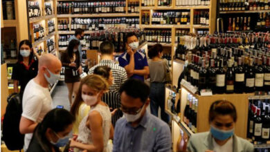 Photo of Gençler maske ile daha kolay alkol ve tütün ürünleri satın alıyor